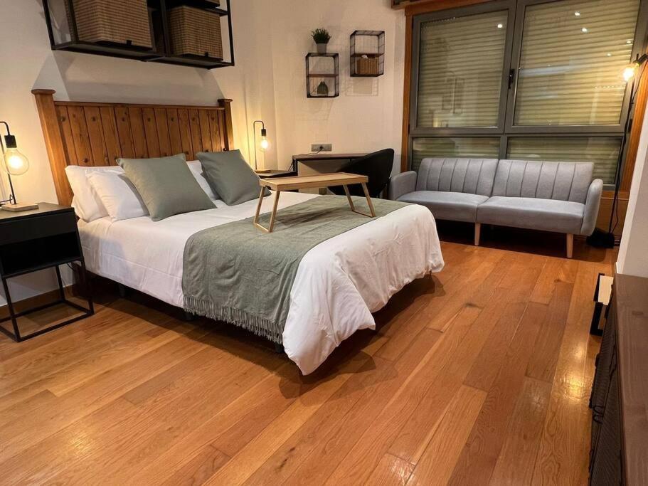 Central Suites Poli Sanz Віго Екстер'єр фото
